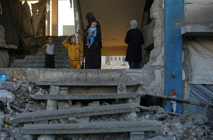 Palestinos enfrentam grave crise de segurança durante ataques em Gaza.