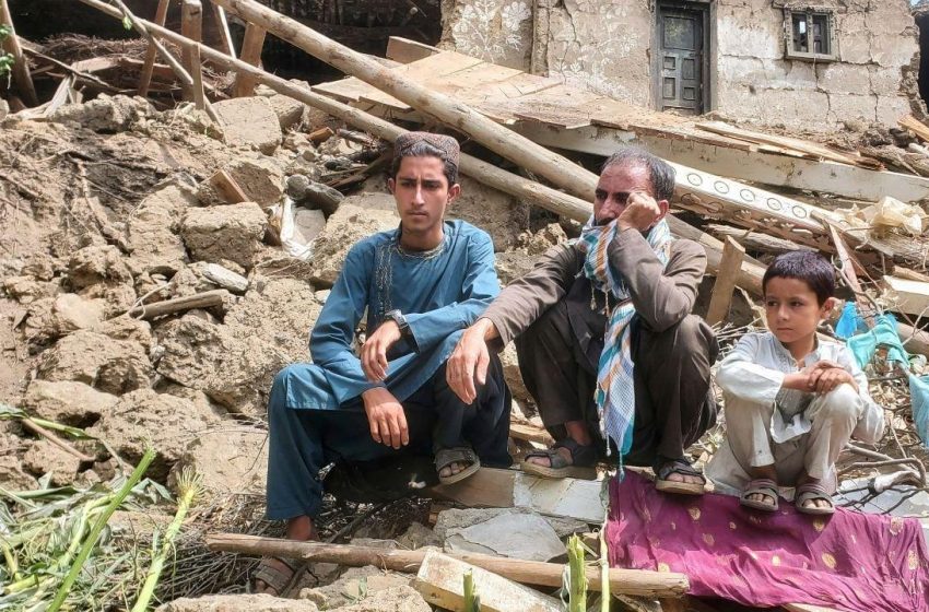 “Terremoto no Afeganistão: mais de 1.400 mortos e devastação.”